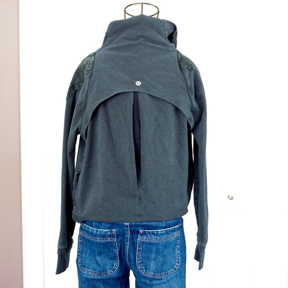 **SOLD** *RARE* Lululemon - Sway Jacket - Picture 2 of 8